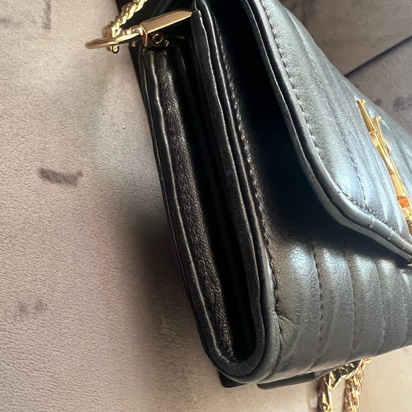 Saint Laurent Vicky Black Quilted Monogram Wallet - Picture 4 of 12